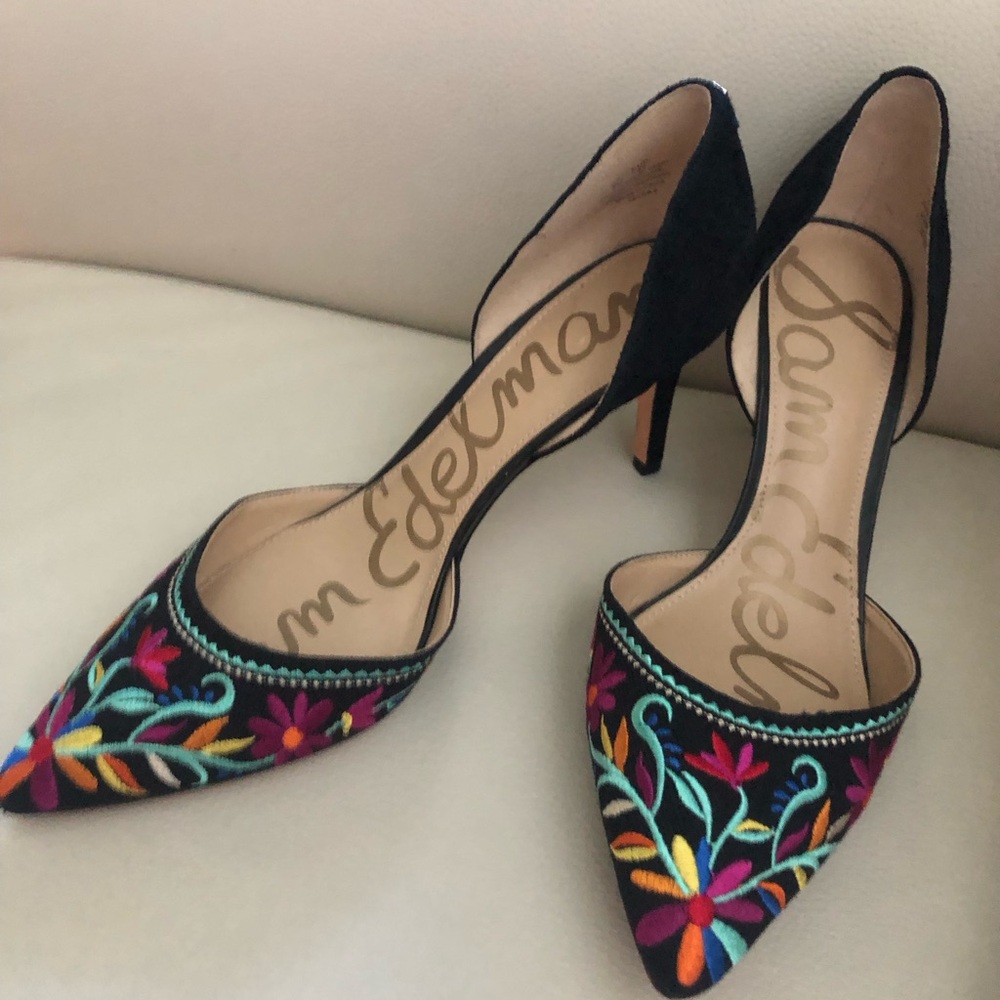 EUC Sam Edelman Black Suede Leather Shoes with embroidery embellishments